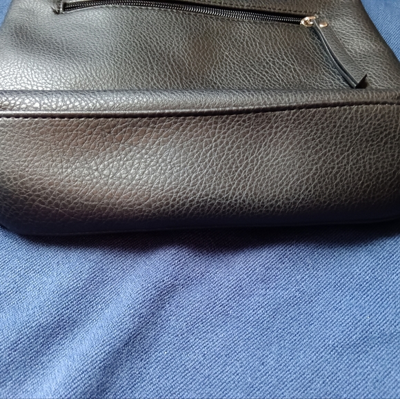 2 Purses - Picture 7 of 9